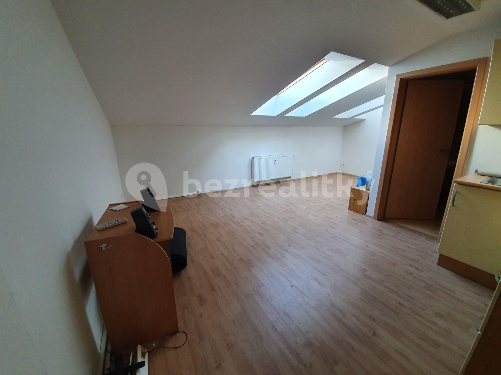 Prenájom bytu Garsoniéra 28 m², Husova, Říčany, Středočeský kraj