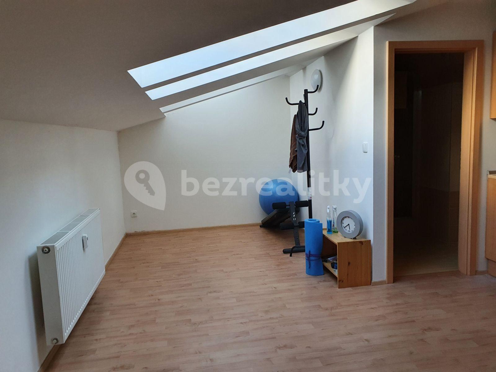 Prenájom bytu Garsoniéra 28 m², Husova, Říčany, Středočeský kraj