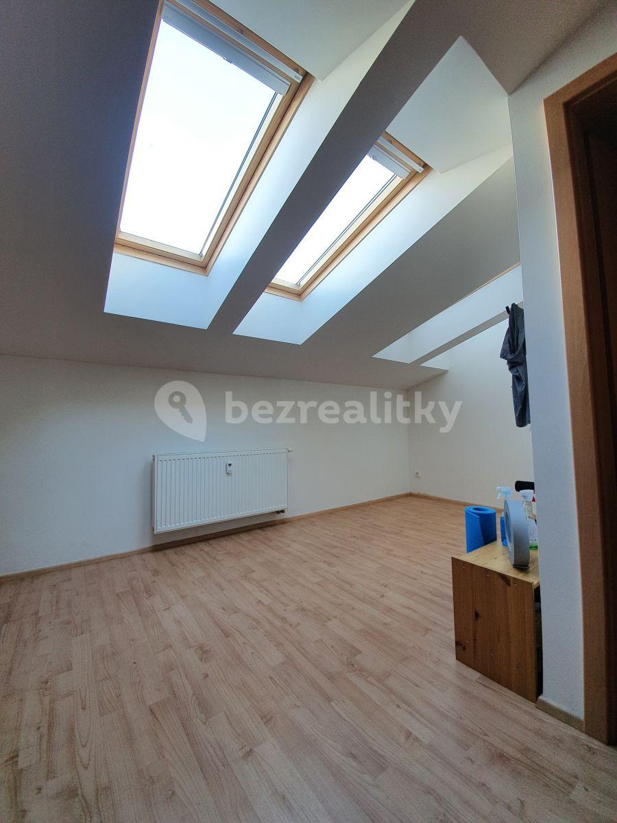 Prenájom bytu Garsoniéra 28 m², Husova, Říčany, Středočeský kraj