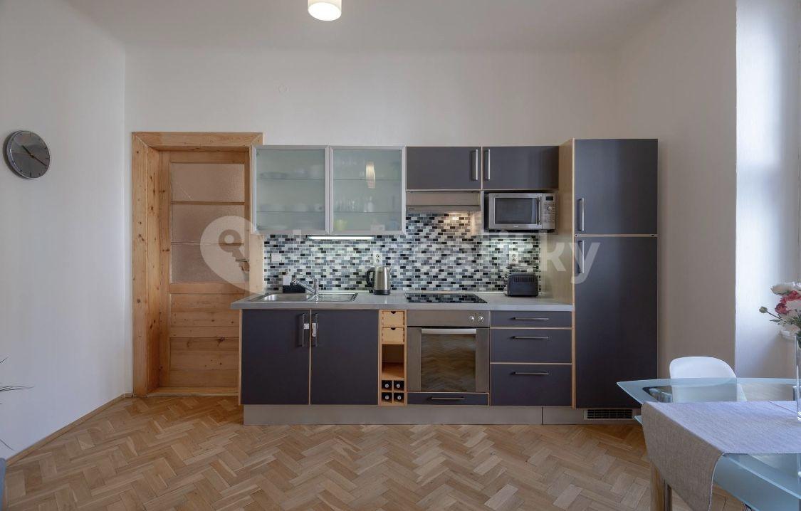 Prenájom bytu 2-izbový 58 m², Jičínská, Praha, Praha