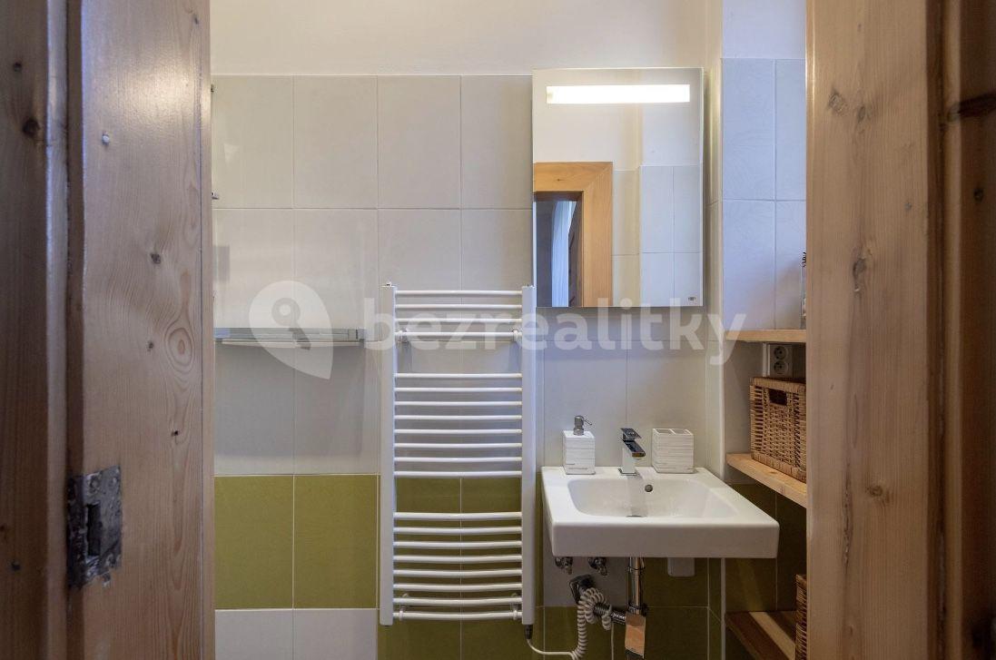 Prenájom bytu 2-izbový 58 m², Jičínská, Praha, Praha