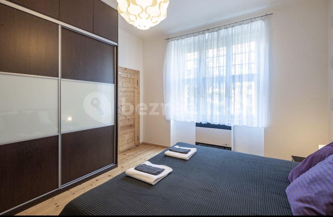 Prenájom bytu 2-izbový 58 m², Jičínská, Praha, Praha