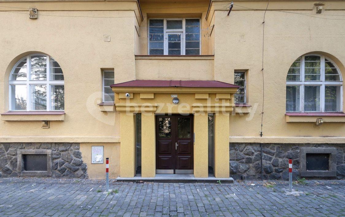 Prenájom bytu 2-izbový 58 m², Jičínská, Praha, Praha