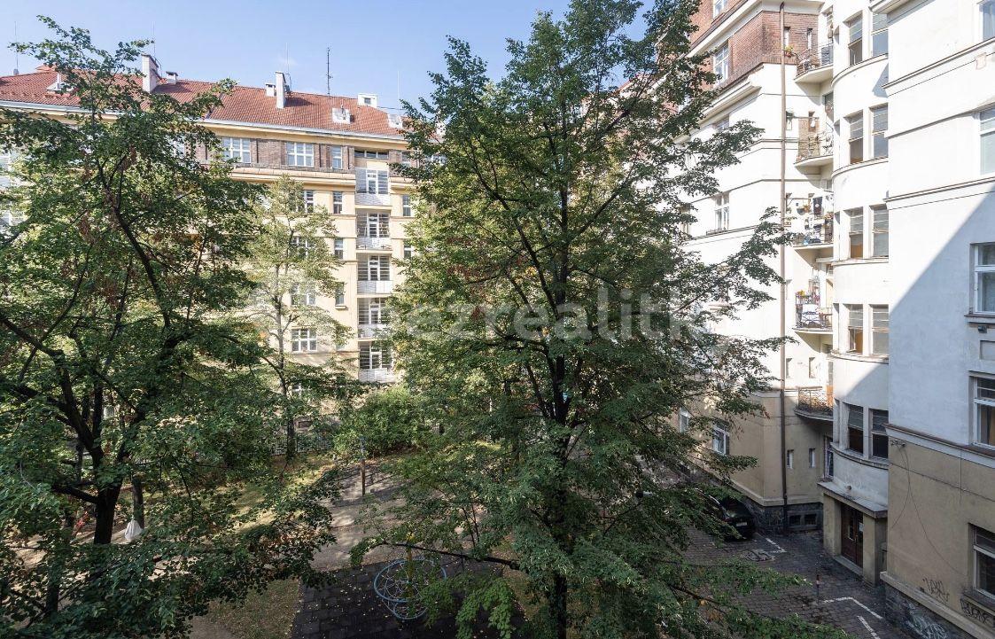 Prenájom bytu 2-izbový 58 m², Jičínská, Praha, Praha