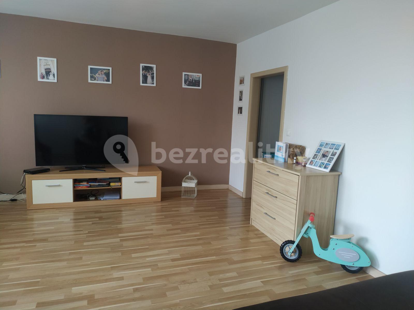 Prenájom bytu 2-izbový 62 m², Nové Mesto, Bratislavský kraj