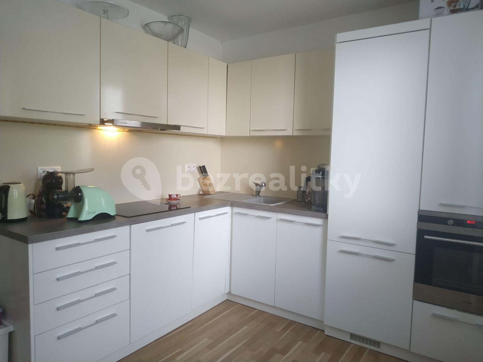 Prenájom bytu 2-izbový 62 m², Nové Mesto, Bratislavský kraj