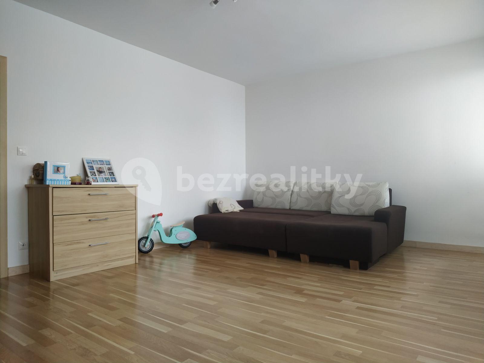 Prenájom bytu 2-izbový 62 m², Nové Mesto, Bratislavský kraj