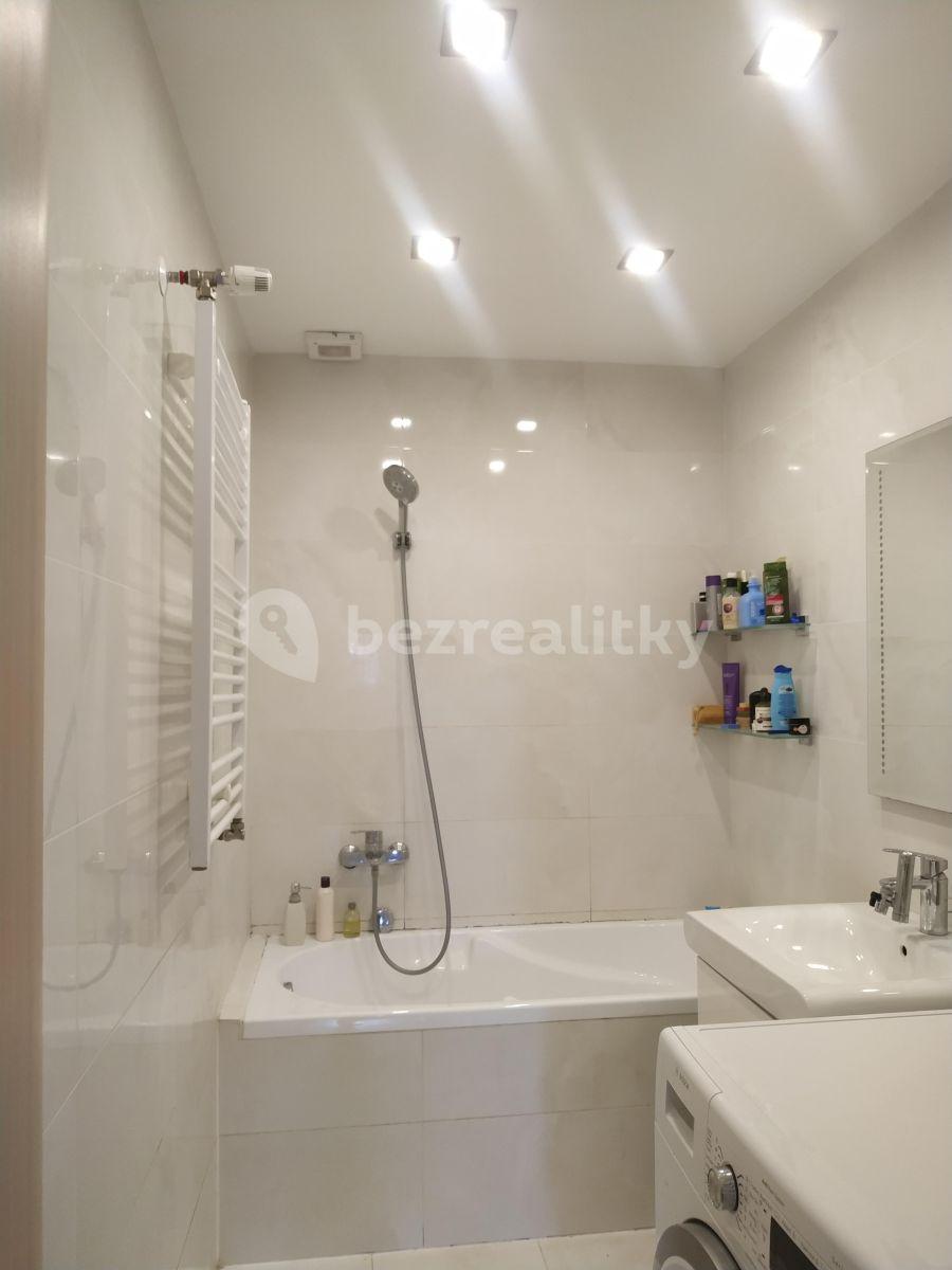 Prenájom bytu 2-izbový 62 m², Nové Mesto, Bratislavský kraj