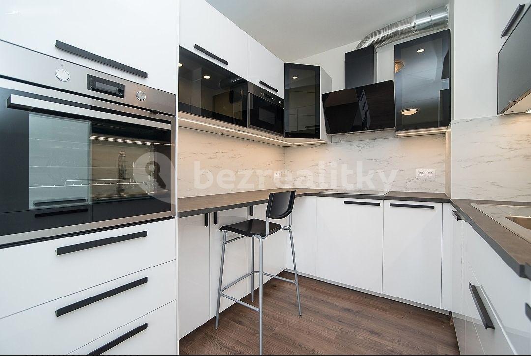 Prenájom bytu 4-izbový 85 m², Sicherova, Praha, Praha