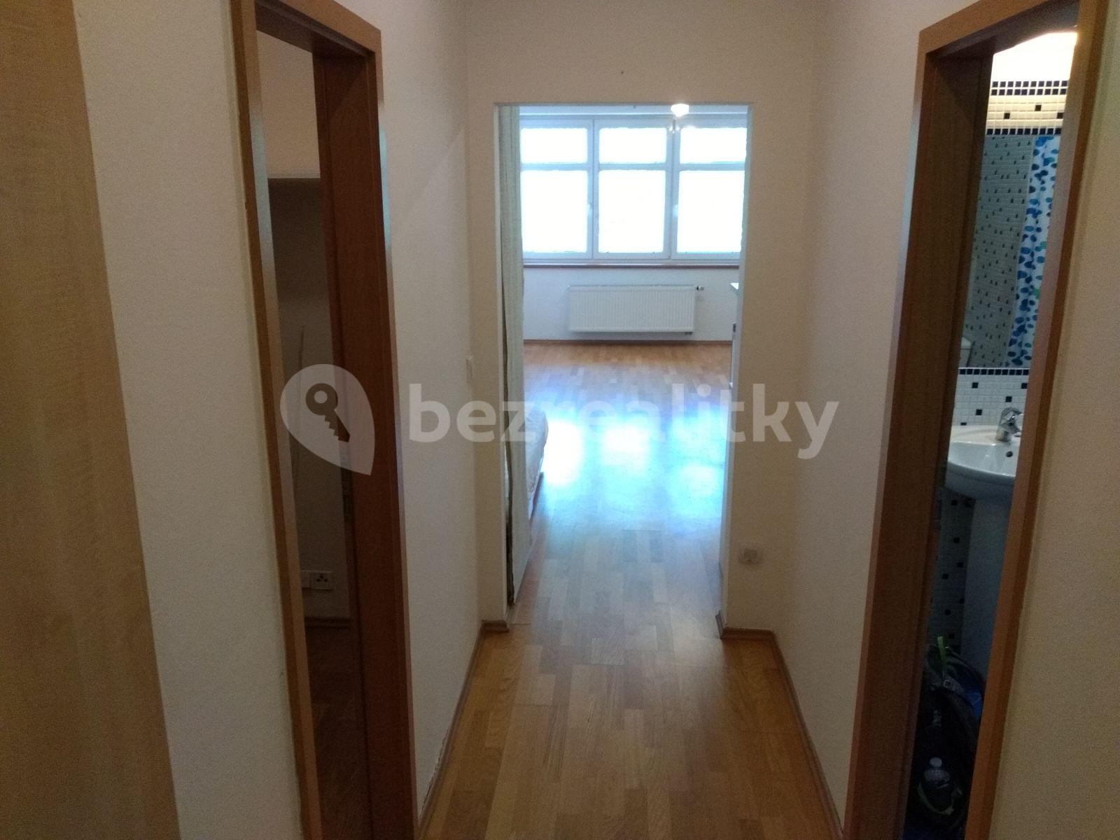 Prenájom bytu 1-izbový 50 m², Jemnická, Praha, Praha