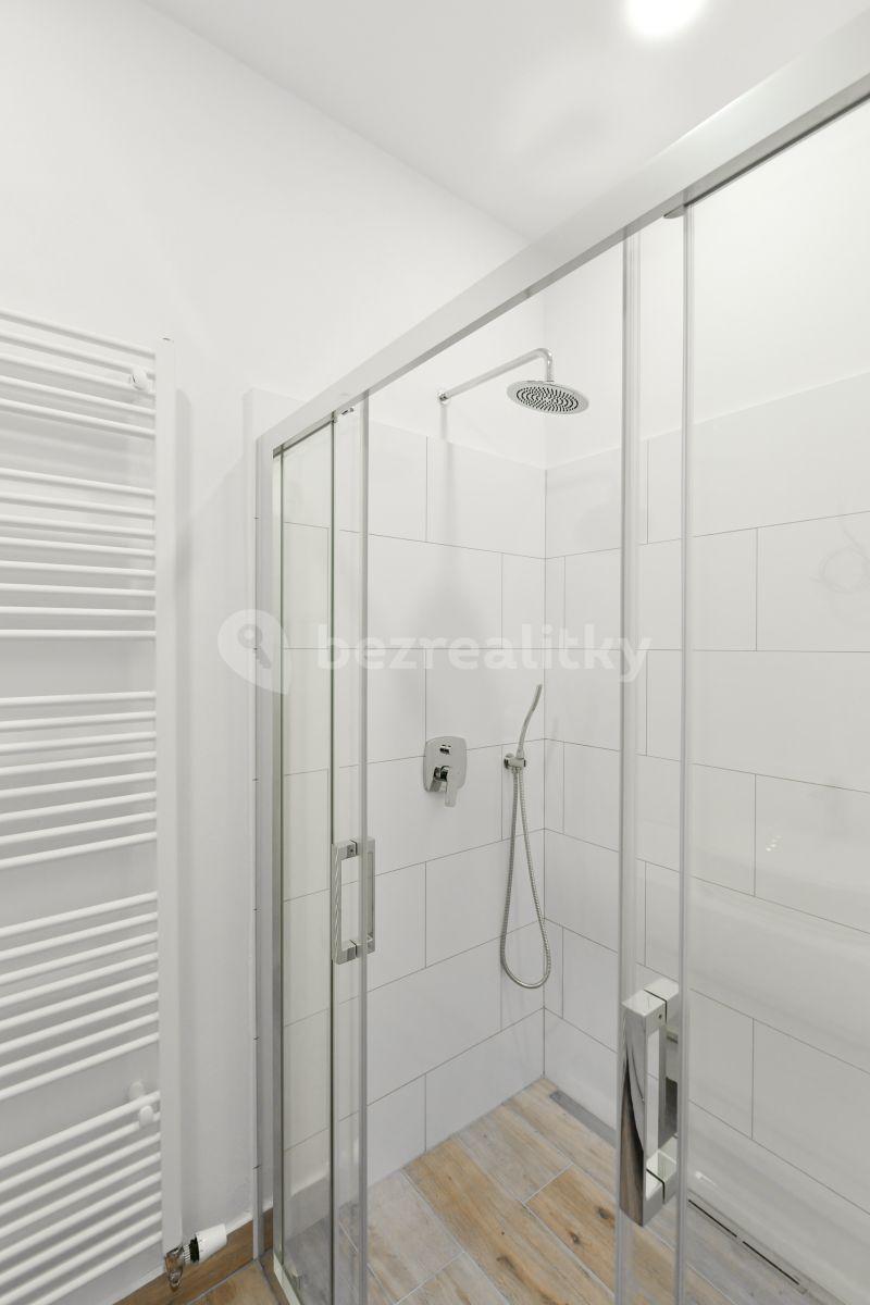 Prenájom bytu 4-izbový 105 m², Kubelíkova, Praha, Praha