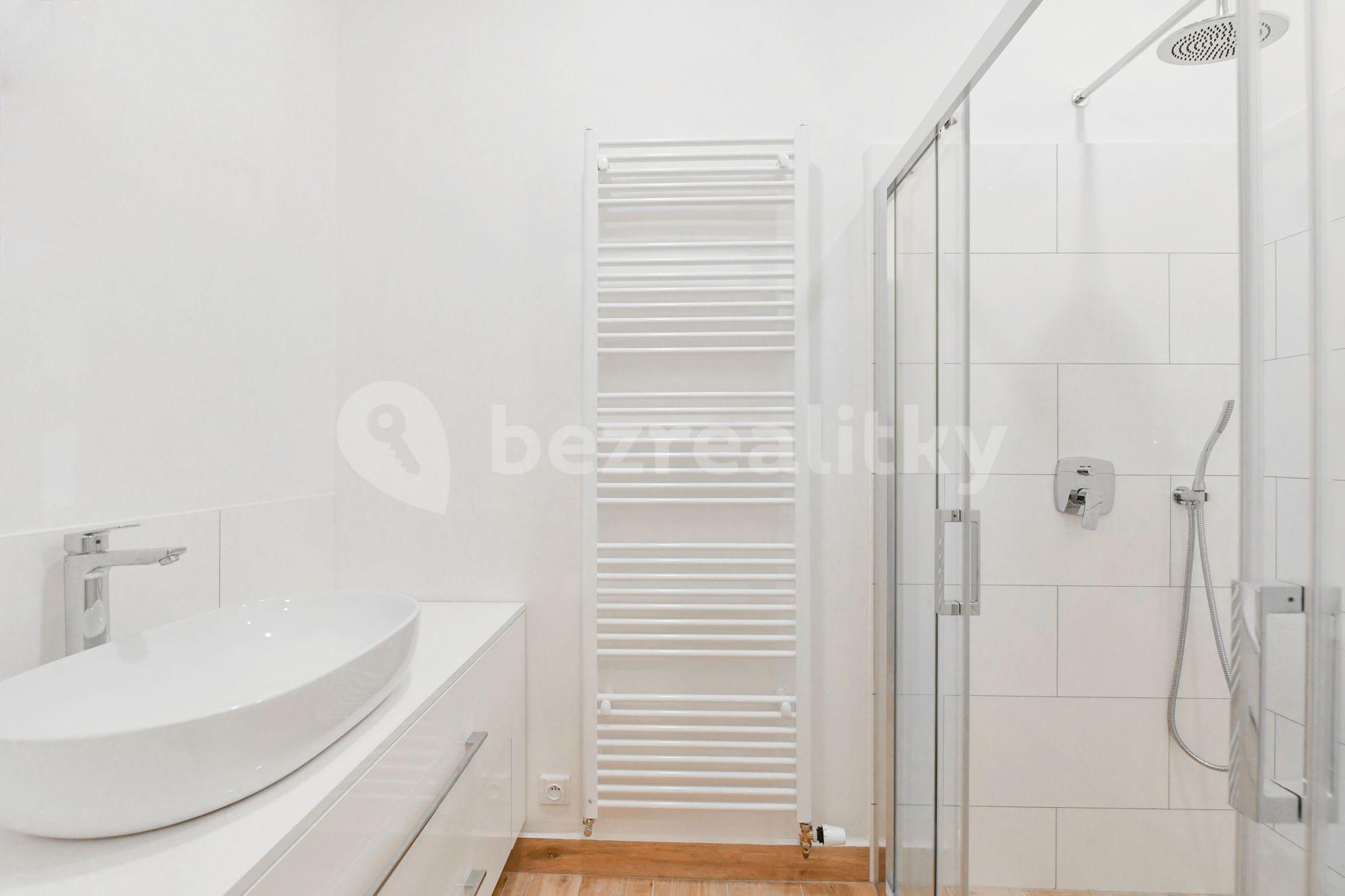 Prenájom bytu 4-izbový 105 m², Kubelíkova, Praha, Praha