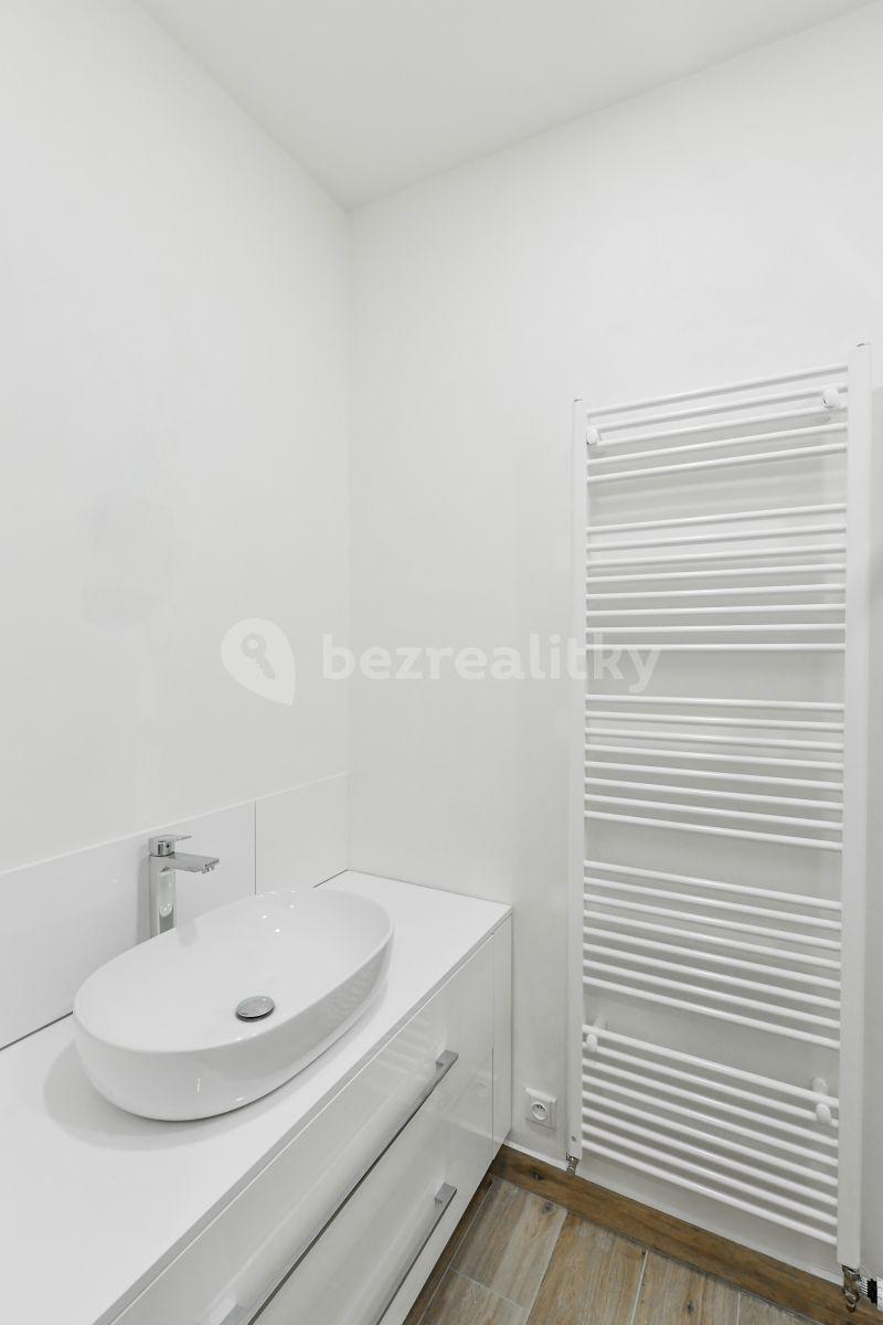 Prenájom bytu 4-izbový 105 m², Kubelíkova, Praha, Praha