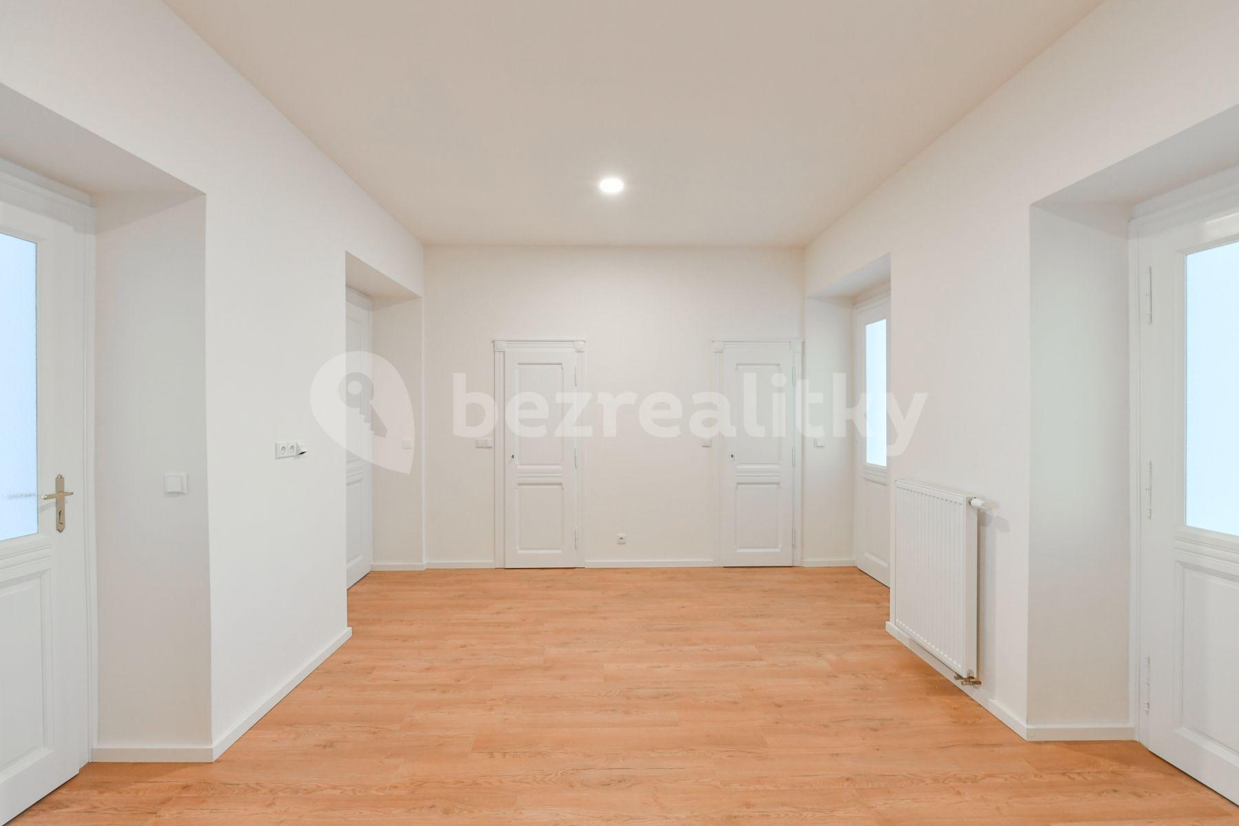 Prenájom bytu 4-izbový 105 m², Kubelíkova, Praha, Praha