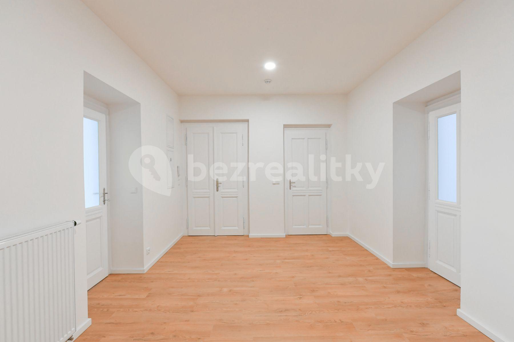 Prenájom bytu 4-izbový 105 m², Kubelíkova, Praha, Praha