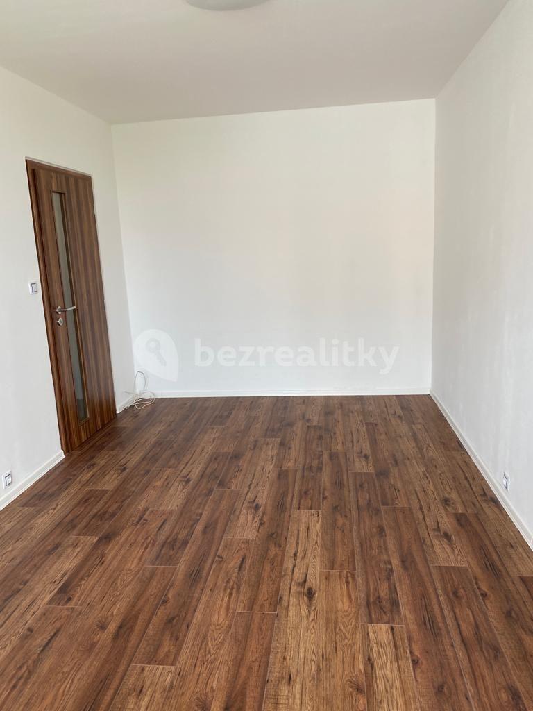 Prenájom bytu 3-izbový 68 m², Makovského, Praha, Praha