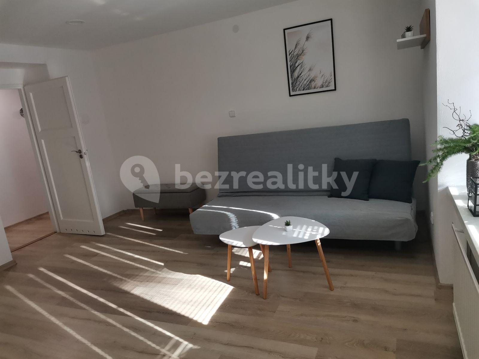 Prenájom bytu 1-izbový 46 m², Prokopa Holého, Uherské Hradiště, Zlínský kraj