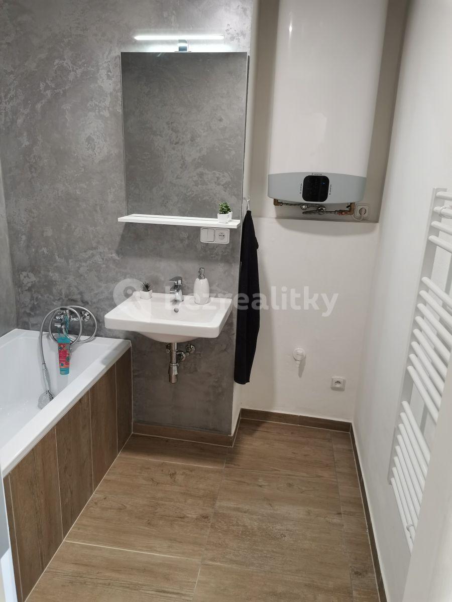 Prenájom bytu 1-izbový 46 m², Prokopa Holého, Uherské Hradiště, Zlínský kraj