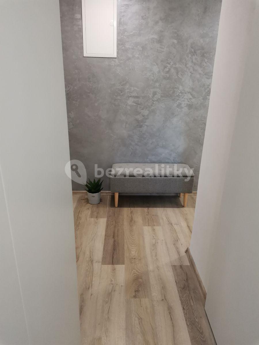 Prenájom bytu 1-izbový 46 m², Prokopa Holého, Uherské Hradiště, Zlínský kraj