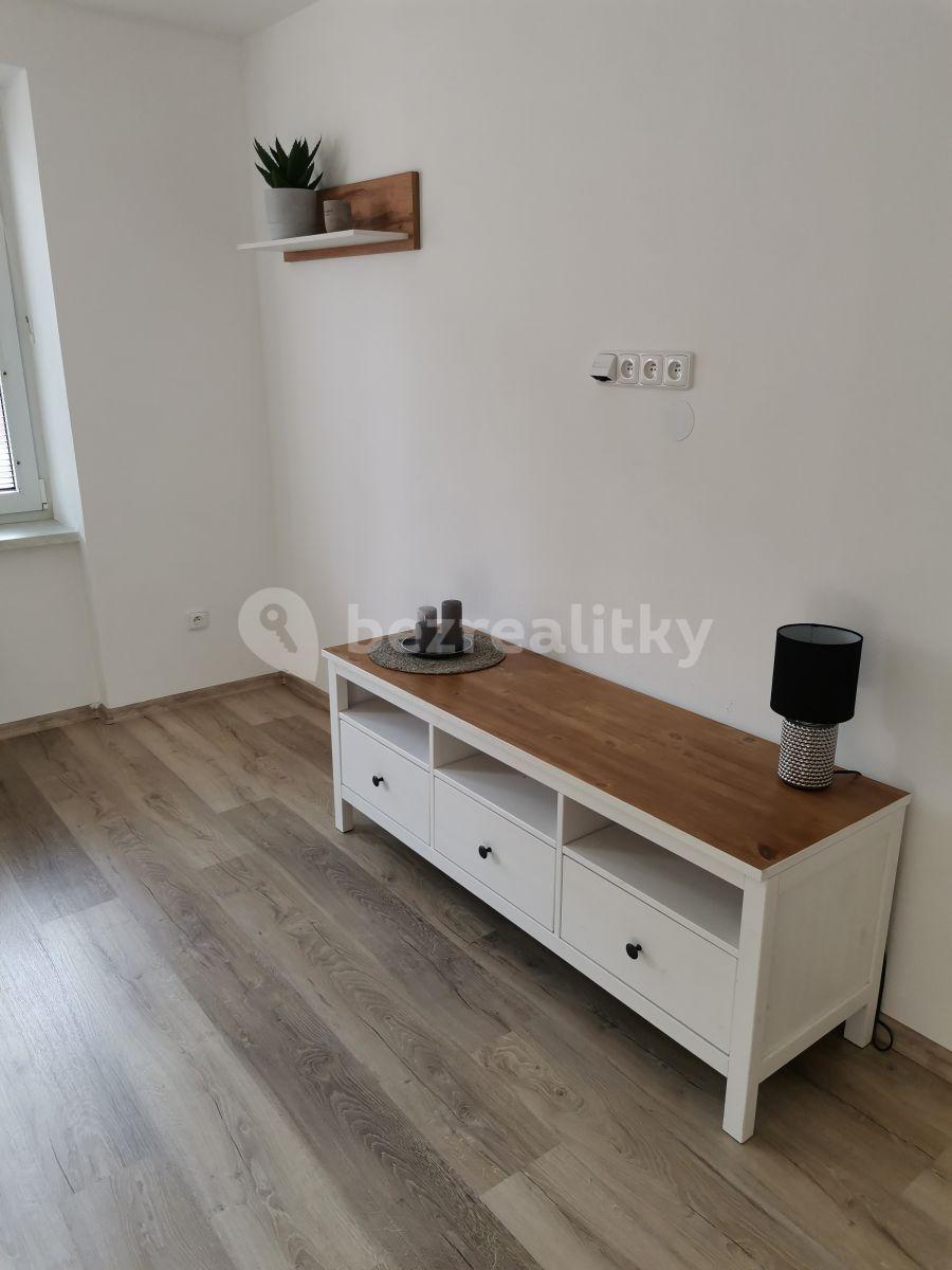 Prenájom bytu 1-izbový 46 m², Prokopa Holého, Uherské Hradiště, Zlínský kraj