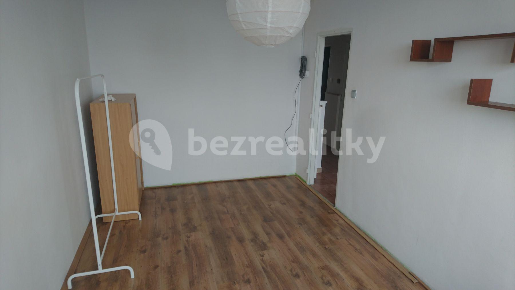 Prenájom bytu 3-izbový 70 m², Zdiměřická, Praha, Praha