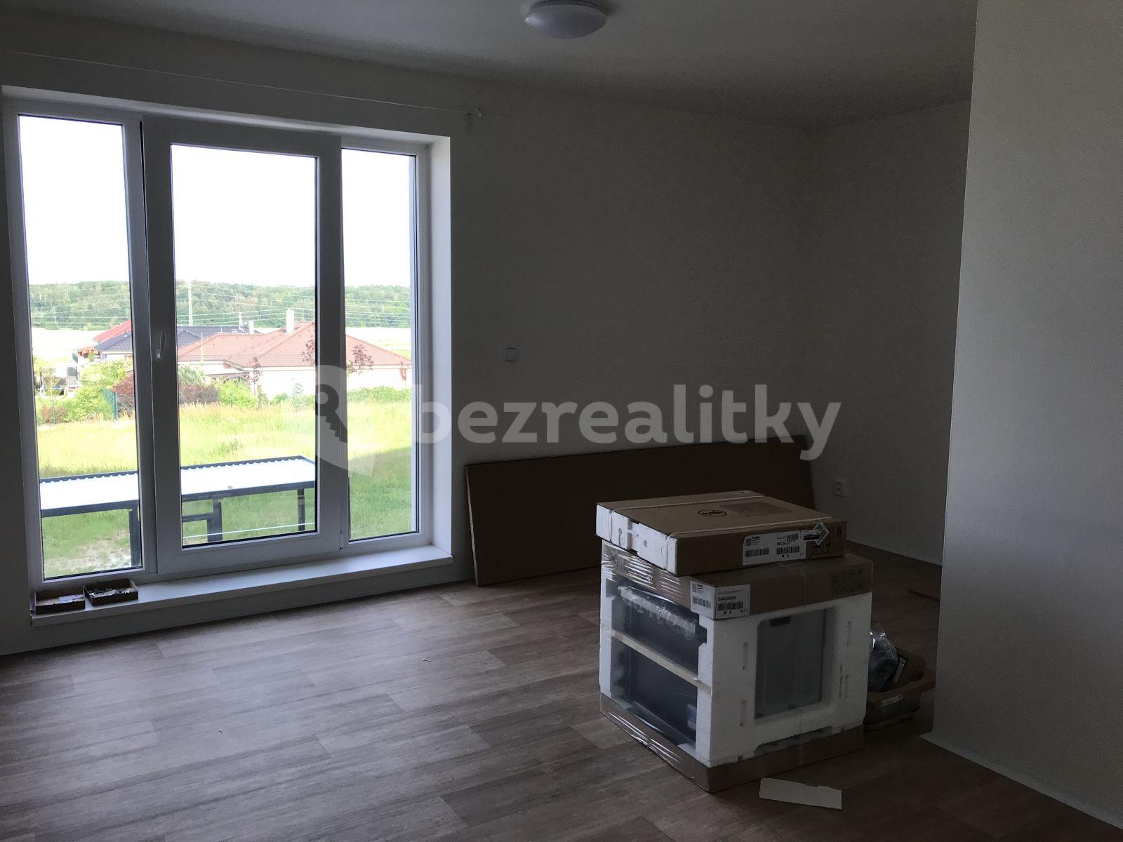 Prenájom bytu 3-izbový 68 m², Krátká, Doksy, Středočeský kraj