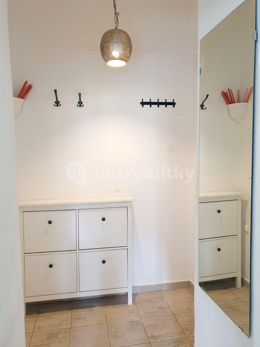 Prenájom bytu Garsoniéra 32 m², V Olšinách, Praha, Praha