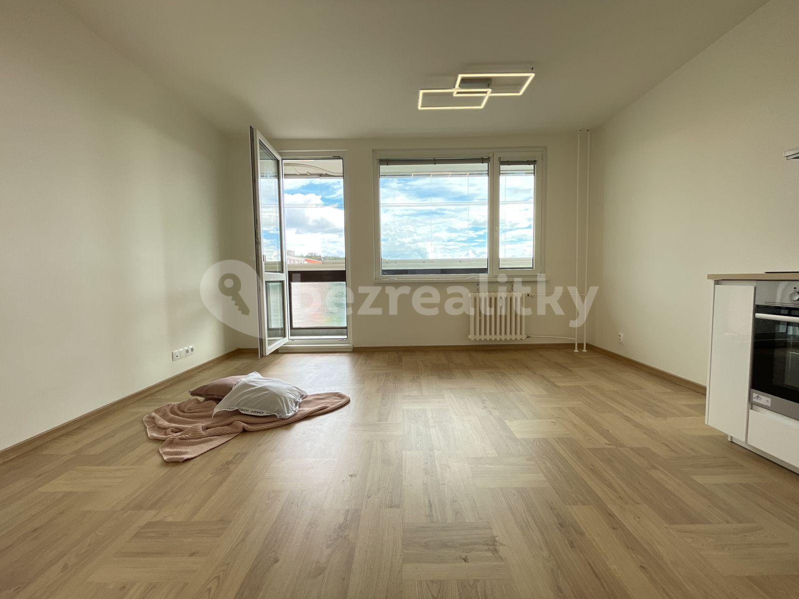 Prenájom bytu 4-izbový 75 m², Pertoldova, Praha, Praha