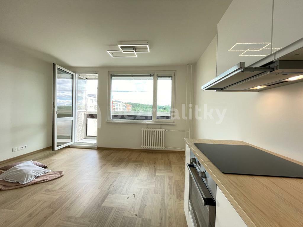 Prenájom bytu 4-izbový 75 m², Pertoldova, Praha, Praha