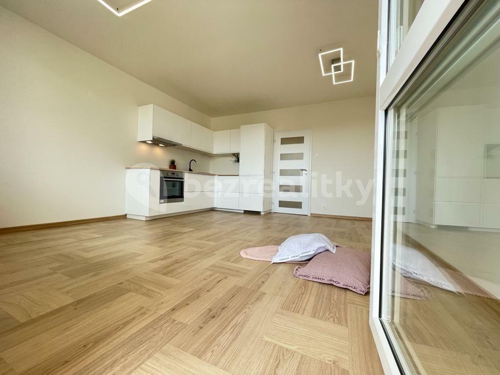 Prenájom bytu 4-izbový 75 m², Pertoldova, Praha, Praha