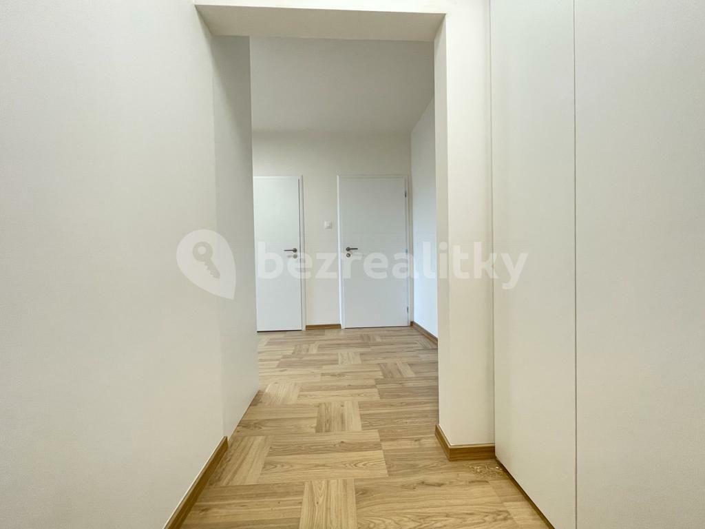 Prenájom bytu 4-izbový 75 m², Pertoldova, Praha, Praha