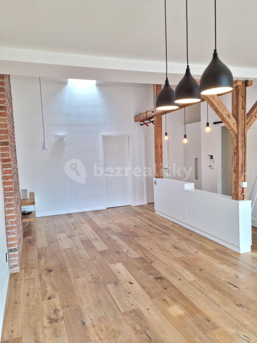 Prenájom bytu 3-izbový 83 m², Kotlaska, Praha, Praha