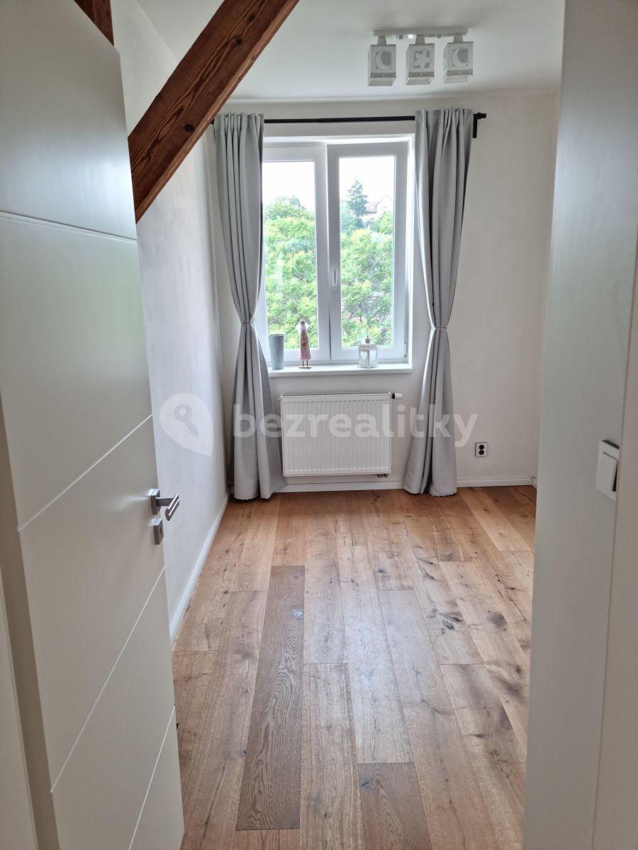 Prenájom bytu 3-izbový 83 m², Kotlaska, Praha, Praha