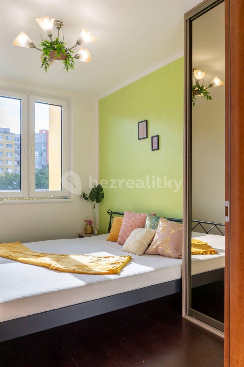 Prenájom bytu 2-izbový 43 m², Skuteckého, Praha, Praha