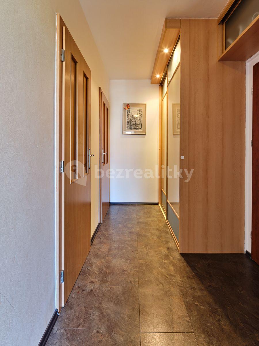 Prenájom bytu 3-izbový 68 m², Zlešická, Praha, Praha