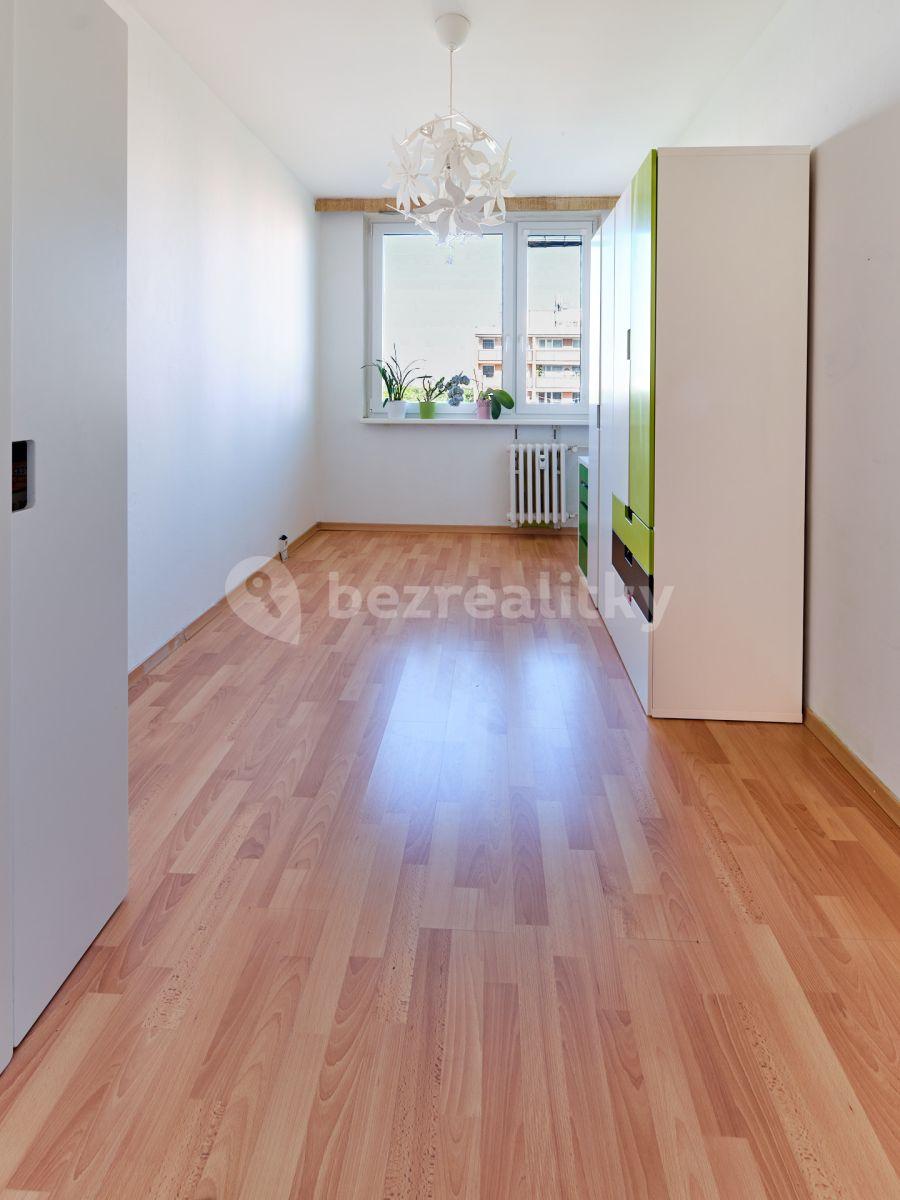 Prenájom bytu 3-izbový 68 m², Zlešická, Praha, Praha