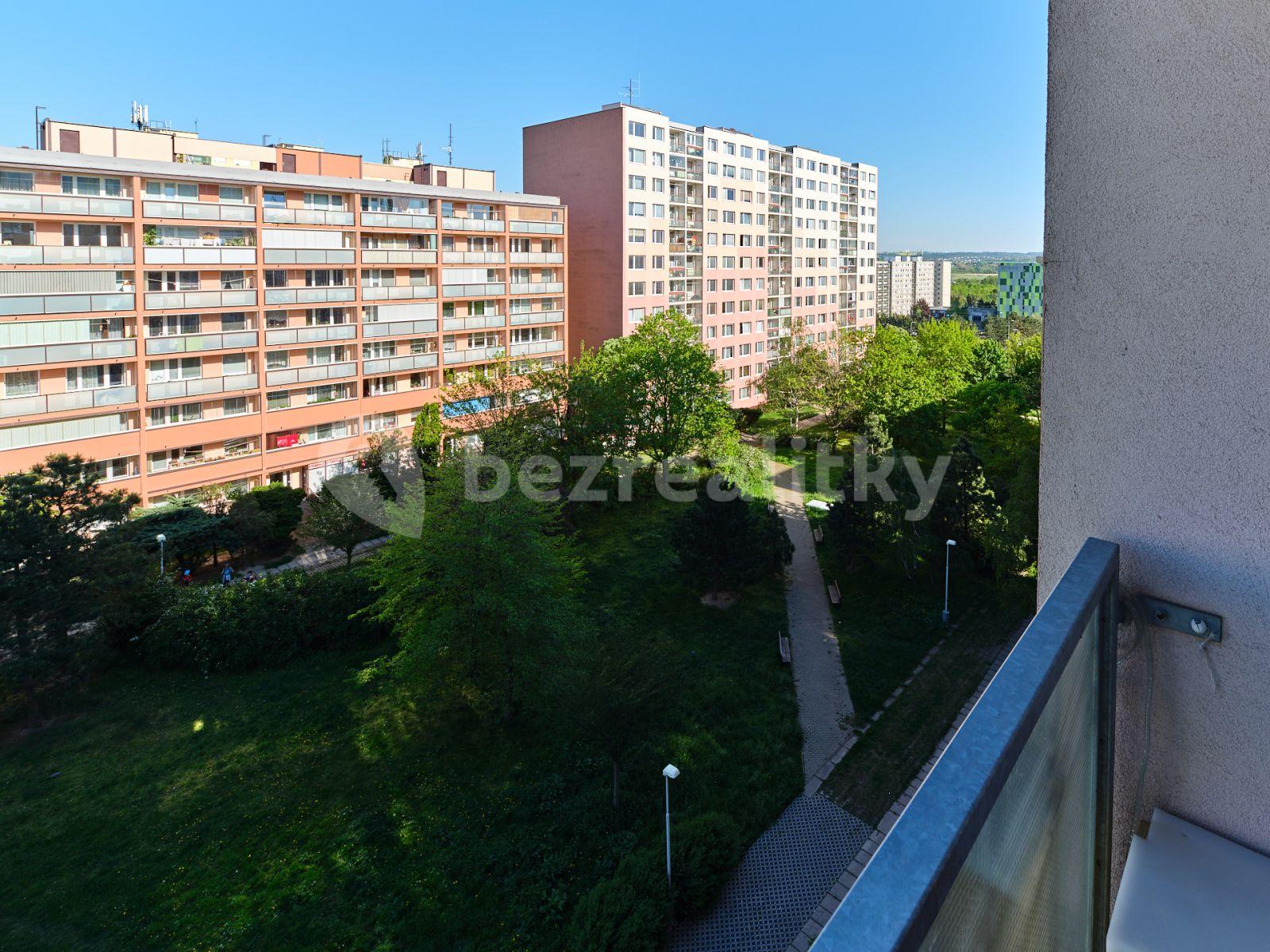 Prenájom bytu 3-izbový 68 m², Zlešická, Praha, Praha