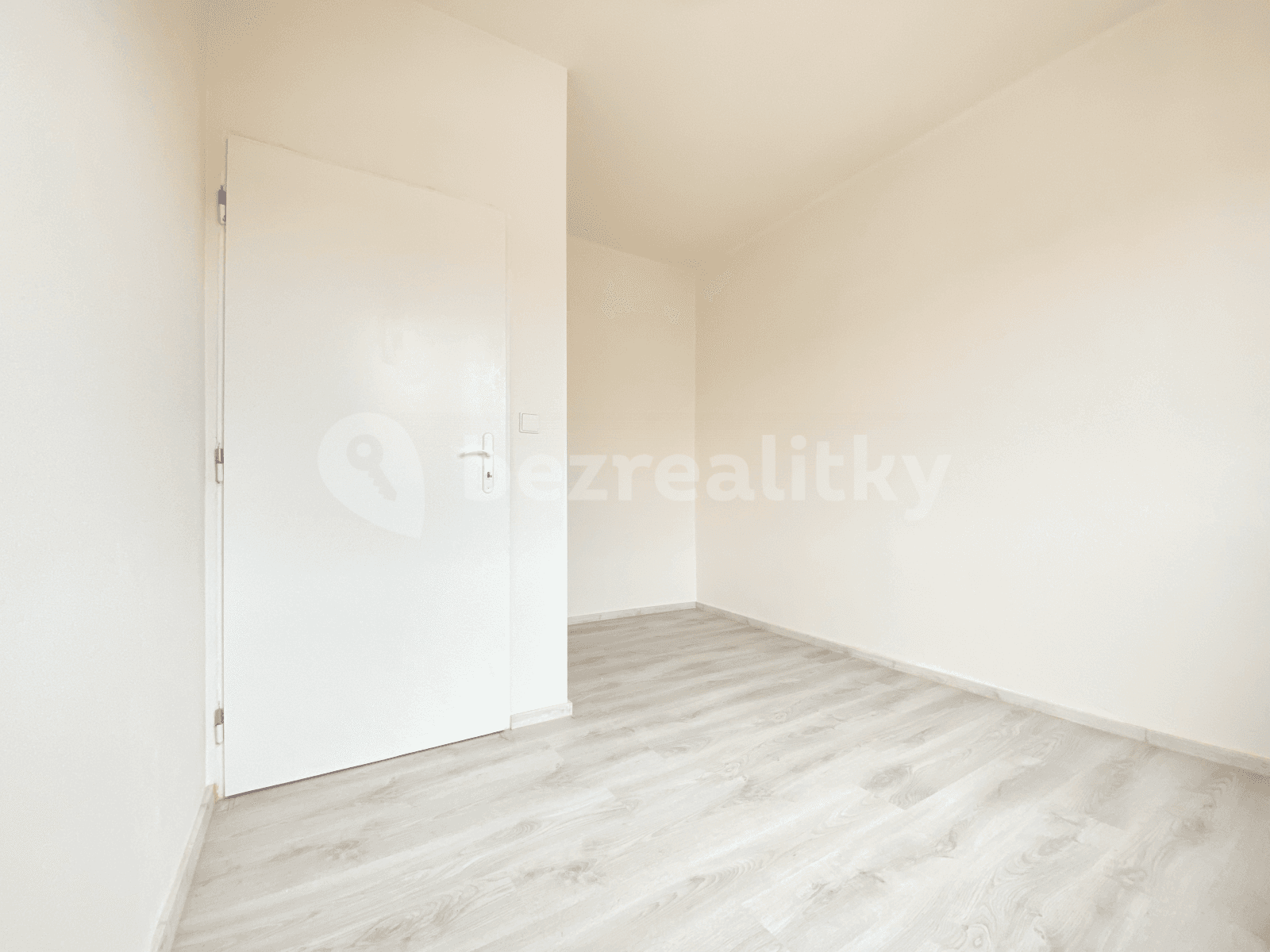 Prenájom bytu 2-izbový 55 m², Praha, Praha