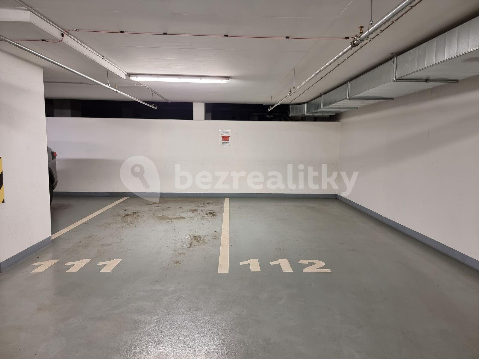 Prenájom garáže 14 m², Za Karlínským přístavem, Praha, Praha