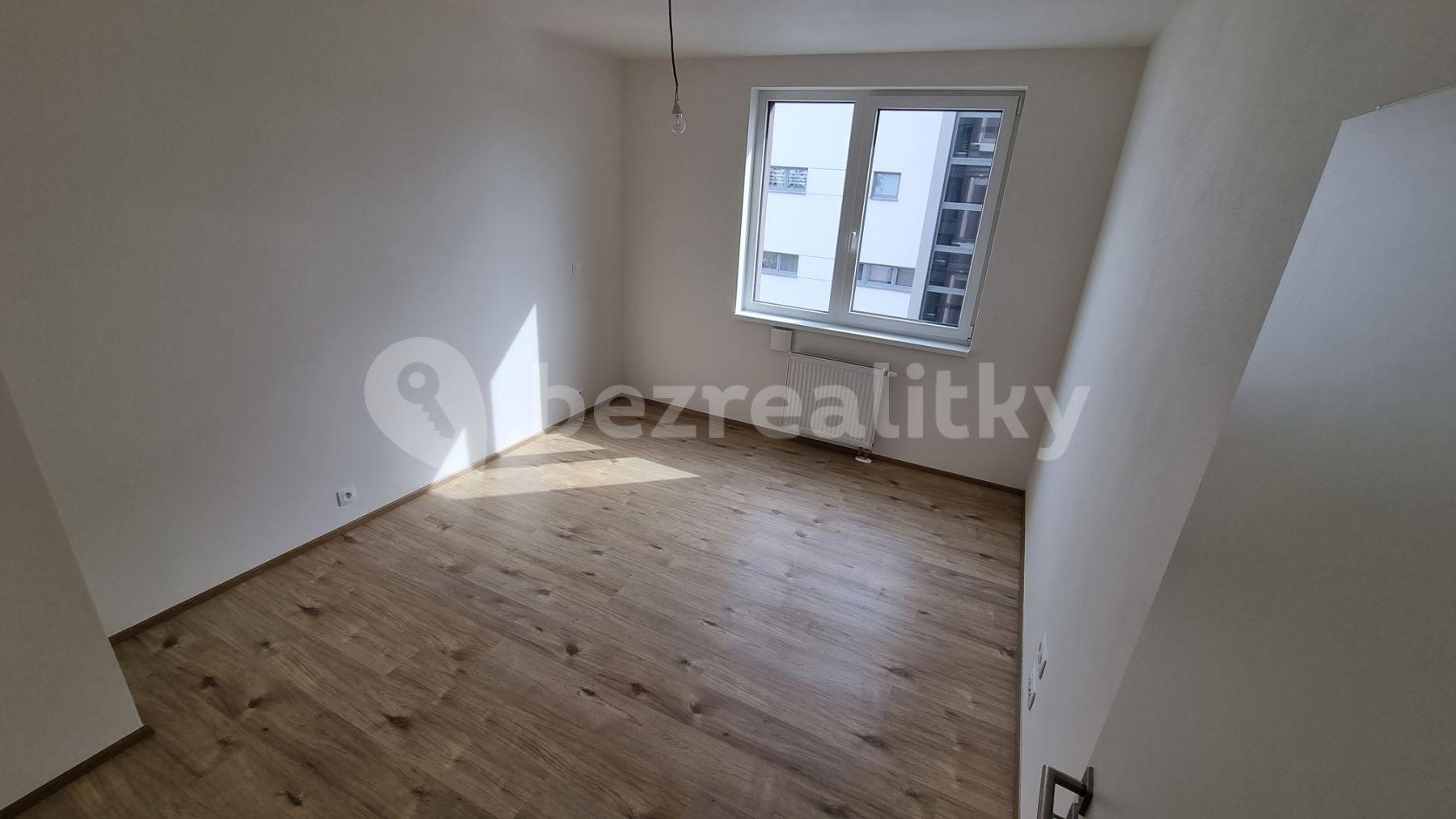 Prenájom bytu 3-izbový 85 m², Praha, Praha