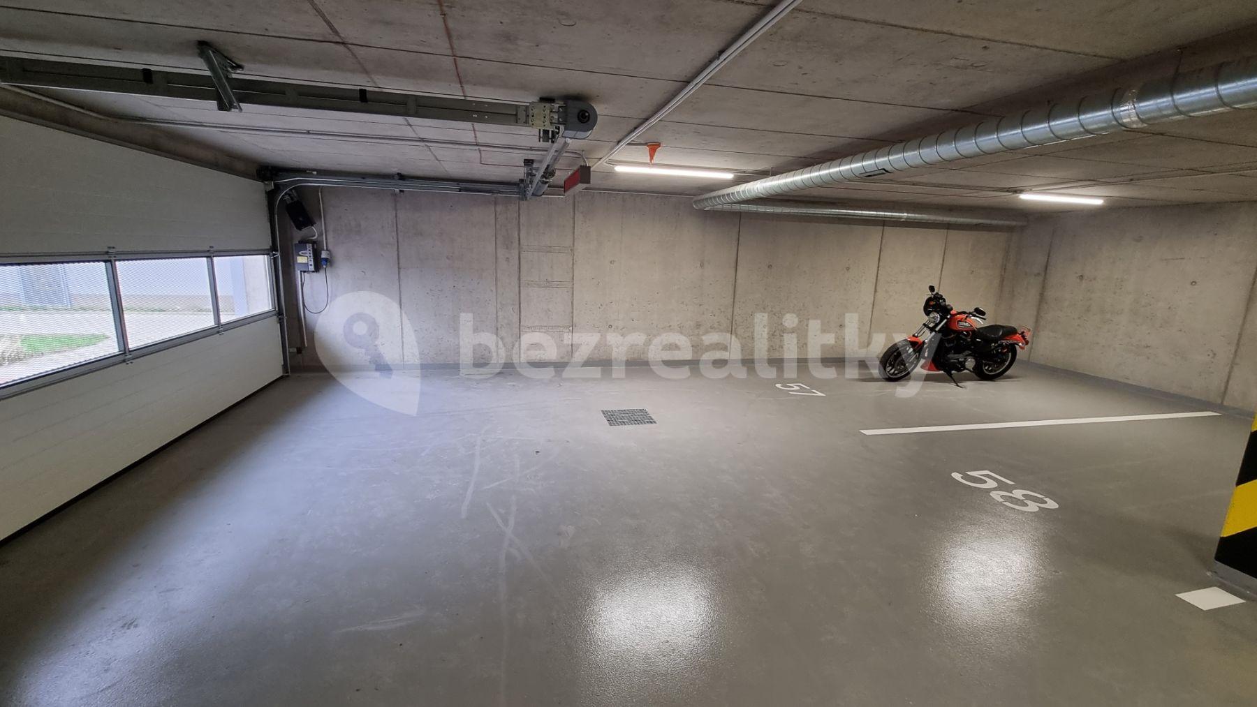 Prenájom bytu 3-izbový 85 m², Praha, Praha