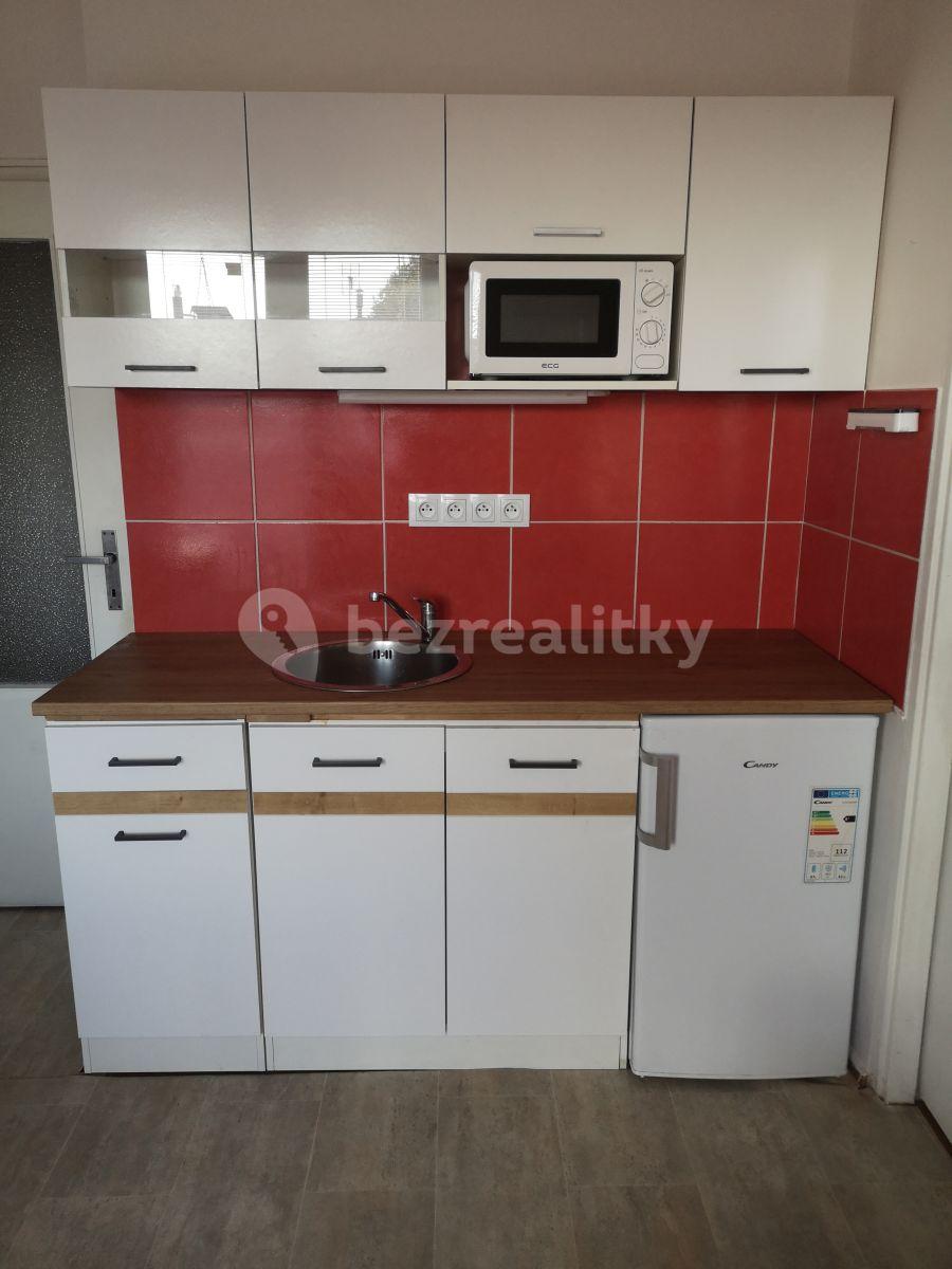 Prenájom bytu 2-izbový 33 m², Brixiho, Praha, Praha