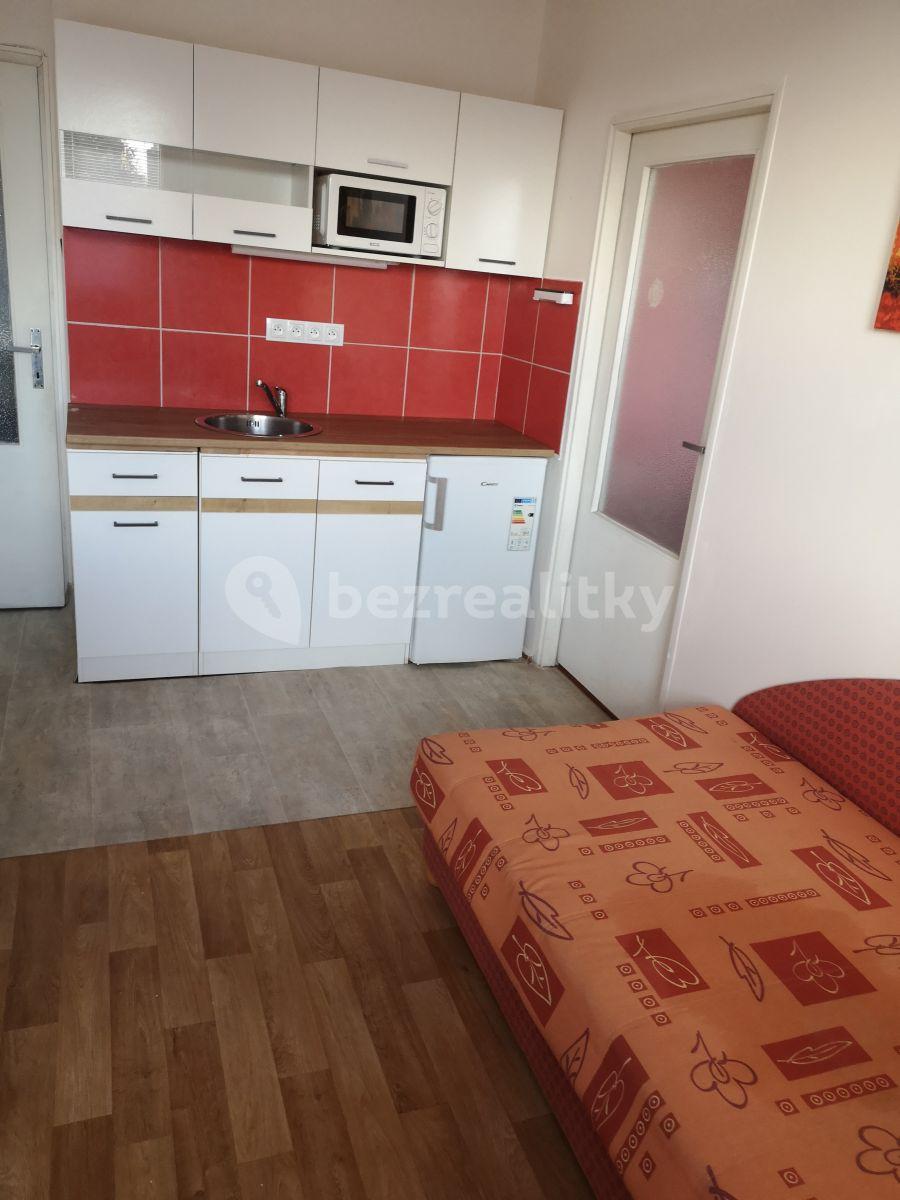 Prenájom bytu 2-izbový 33 m², Brixiho, Praha, Praha