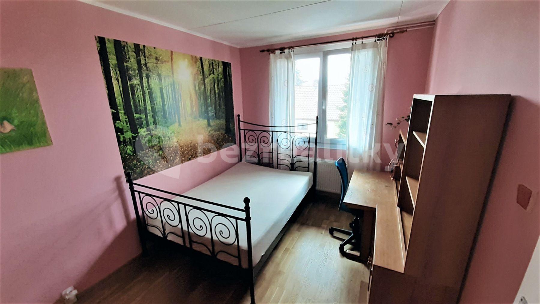 Prenájom bytu 2-izbový 33 m², Brixiho, Praha, Praha