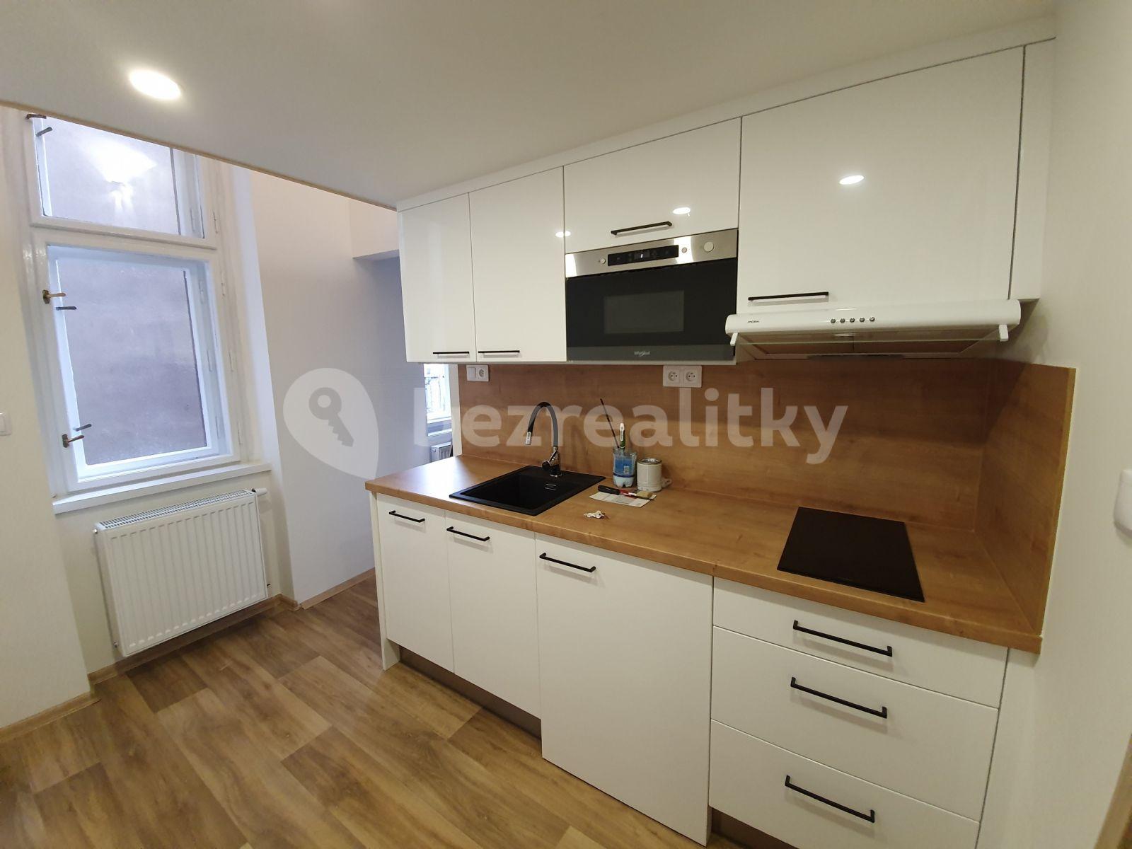 Prenájom bytu 1-izbový 32 m², Ostrovského, Praha, Praha