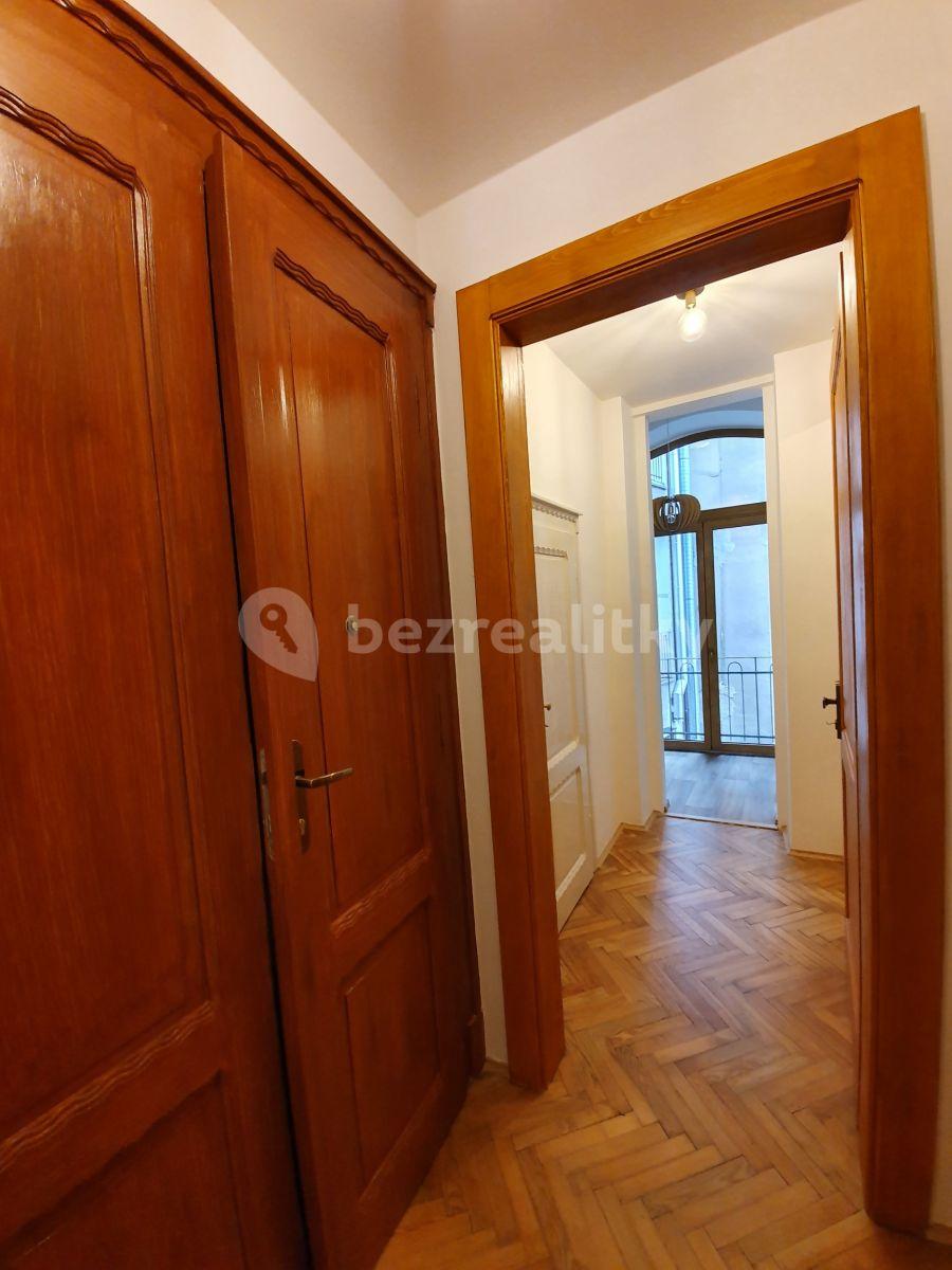 Prenájom bytu 1-izbový 32 m², Ostrovského, Praha, Praha