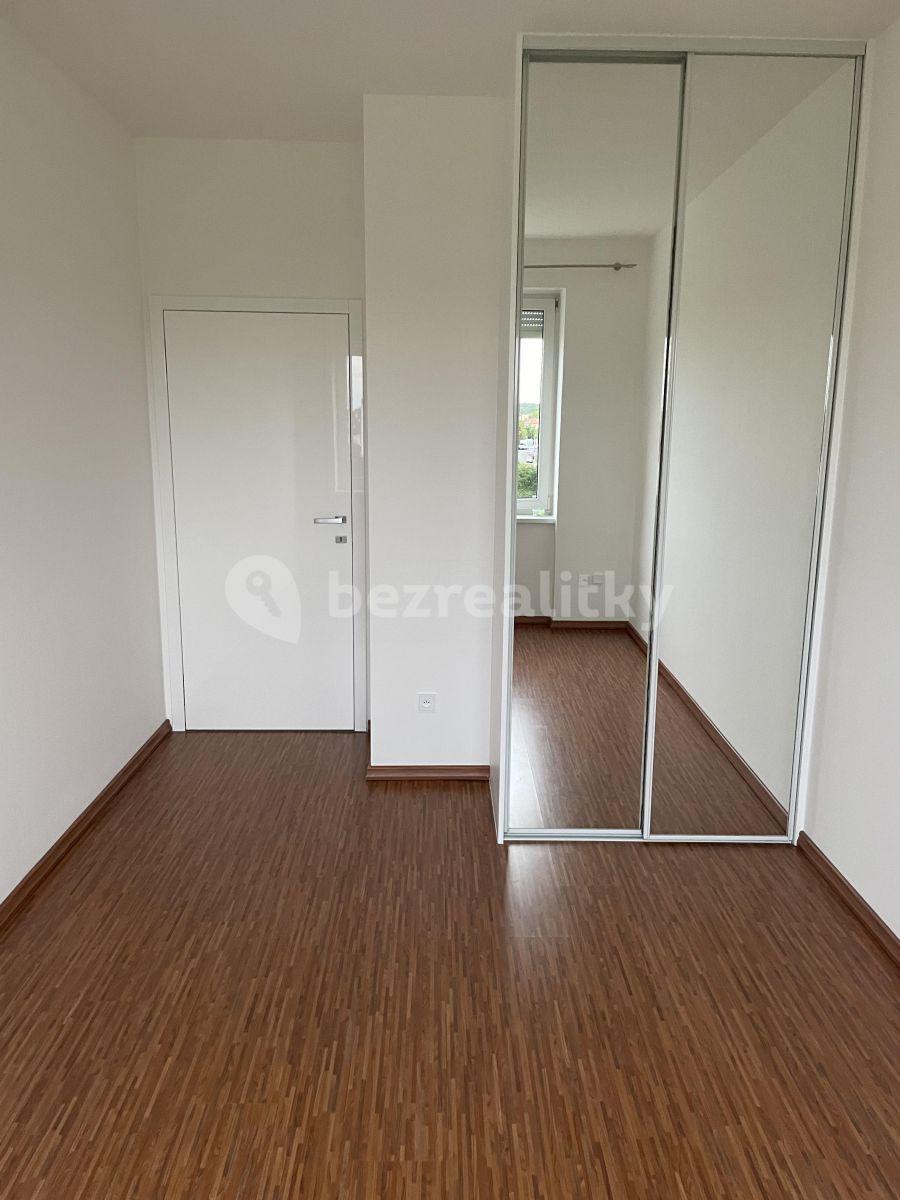 Prenájom bytu 3-izbový 70 m², Chotovická, Praha, Praha