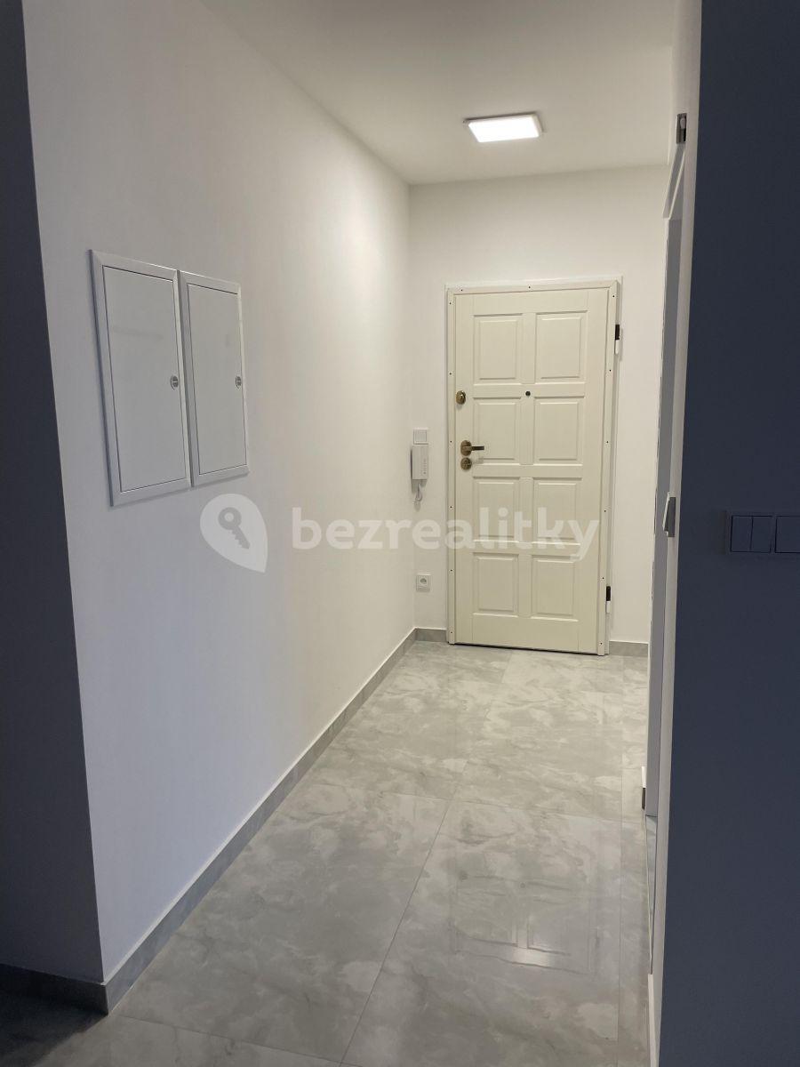 Prenájom bytu 3-izbový 70 m², Chotovická, Praha, Praha