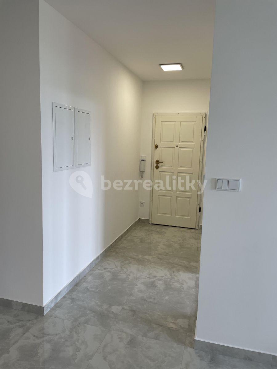 Prenájom bytu 3-izbový 70 m², Chotovická, Praha, Praha