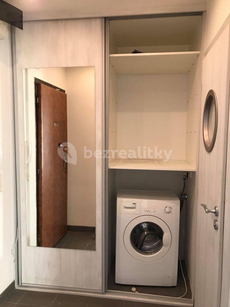 Prenájom bytu 1-izbový 34 m², Bachova, Praha, Praha